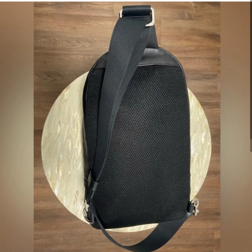 (Unistyle) NWOT Coach Black Leather Charles Pack - Picture 2 of 8